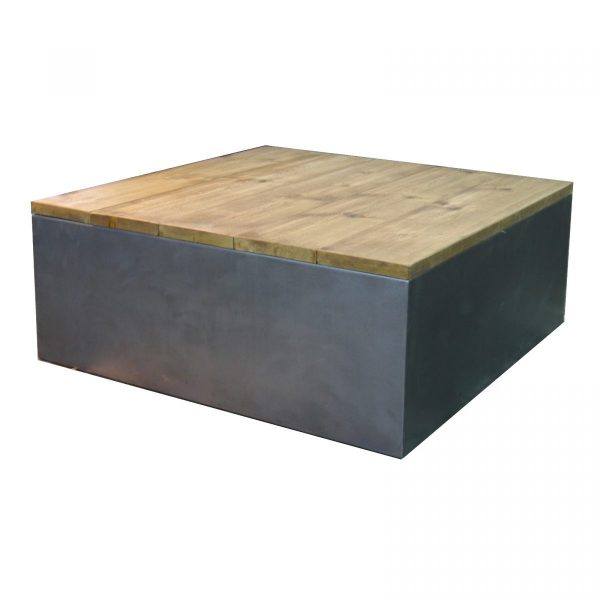 mesa en forma de cubo de hierro y madera de pino viejo