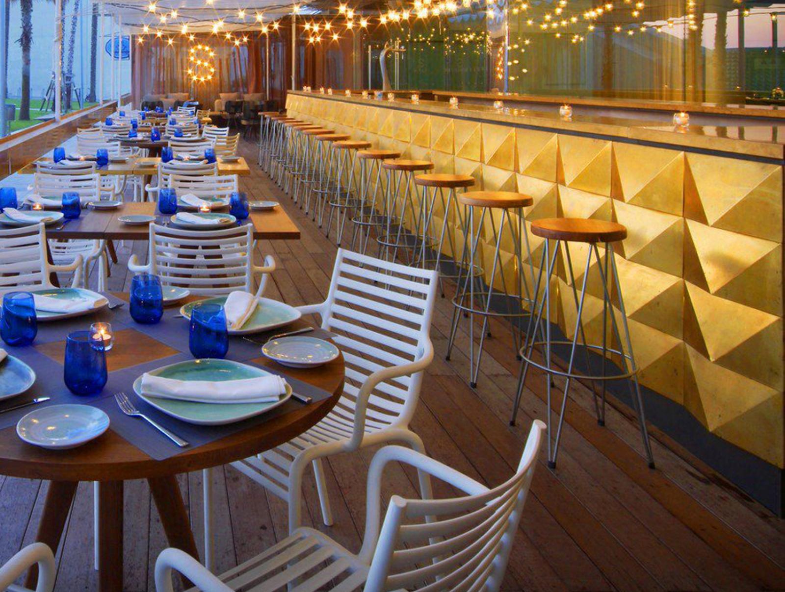 Instalación taburete dopey estructura hierro asiento roble