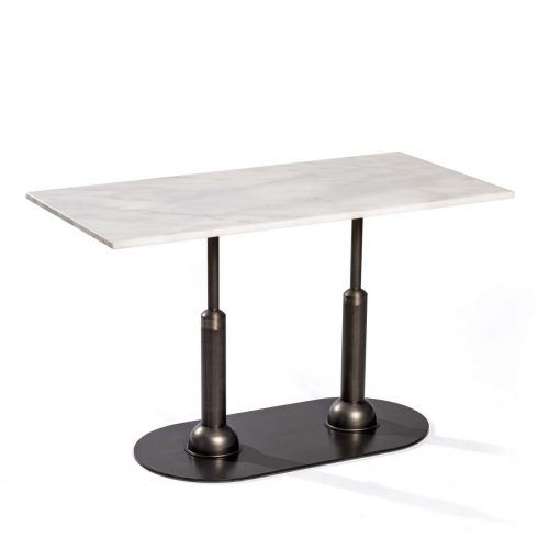 Mesa de comedor rectangular de mármol blanco con base de hierro de formas geométricas