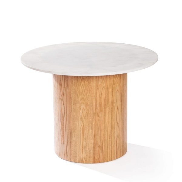 Mesa redonda de mármol blanco con pie central de madera