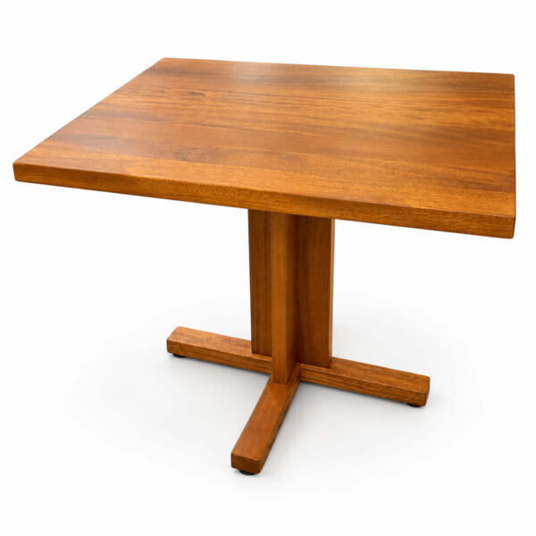Mesa tavertet H75, columna y base en aspa con madera de iroco y sobre de 70x70 en iroco